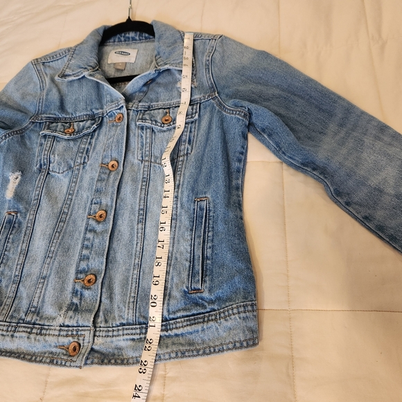 Old Navy Women’s Jean Jacket, Distressed Classic Denim, 100% Cotton EUC Sz Med - Picture 12 of 14